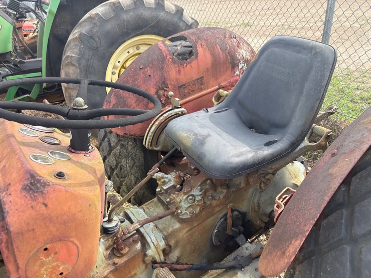 massey-ferguson-mf135-image-7