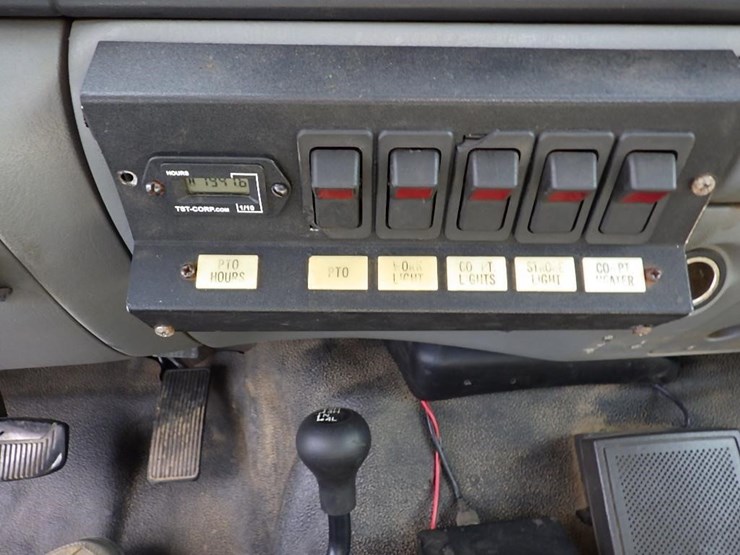 2005-ford-f550-image-47
