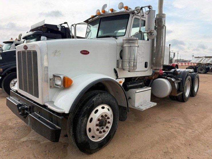 2013-peterbilt-367-image-1