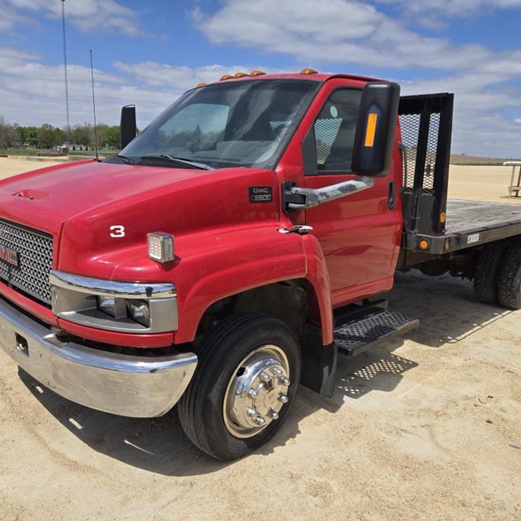 2003 GMC 5500