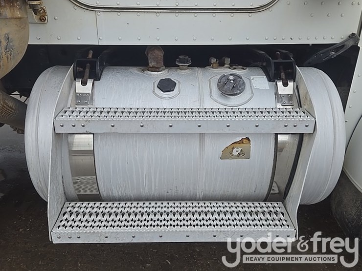 2007-peterbilt-379-image-43