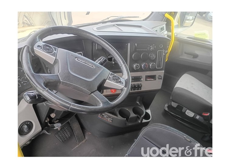 2019-freightliner-cascadia-image-3
