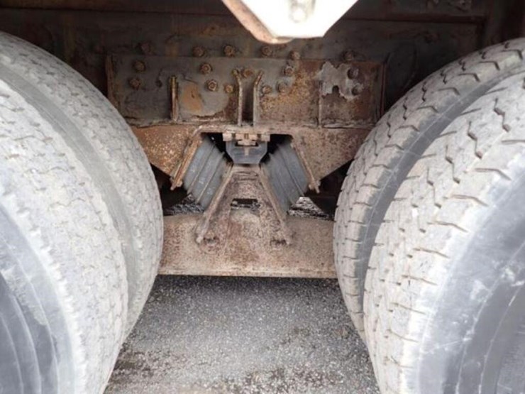 inoperable-2005-mack-cv713-tri/a-vacuum-truck-1m2a-image-51