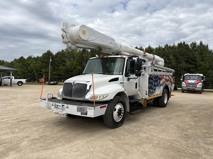 2010-international-durastar-4300-image-2