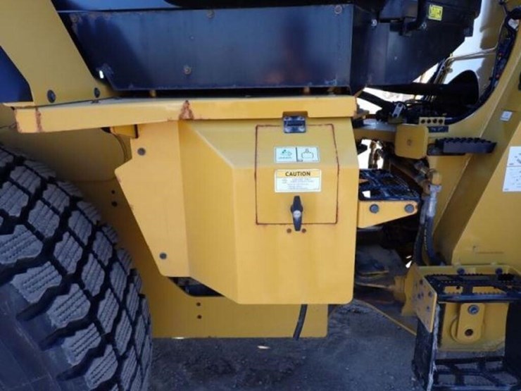 2023-caterpillar-926m-image-55