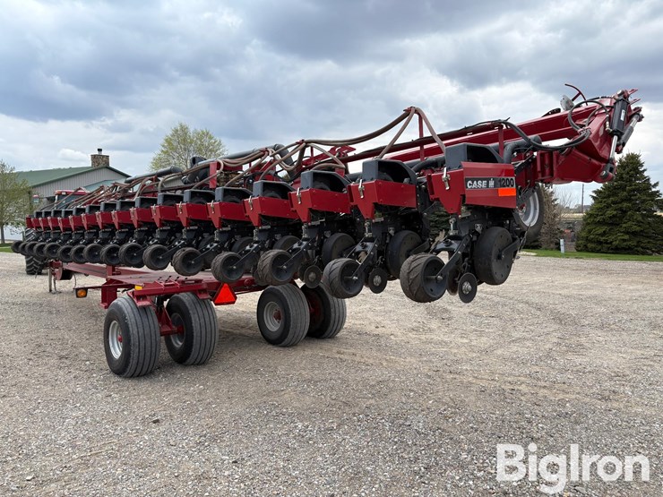 case-ih-1200-image-7