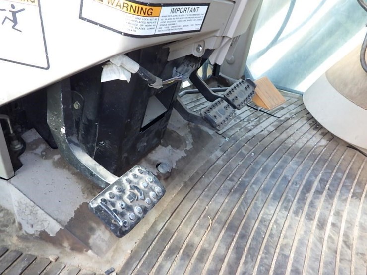 2005-john-deere-7220-image-39
