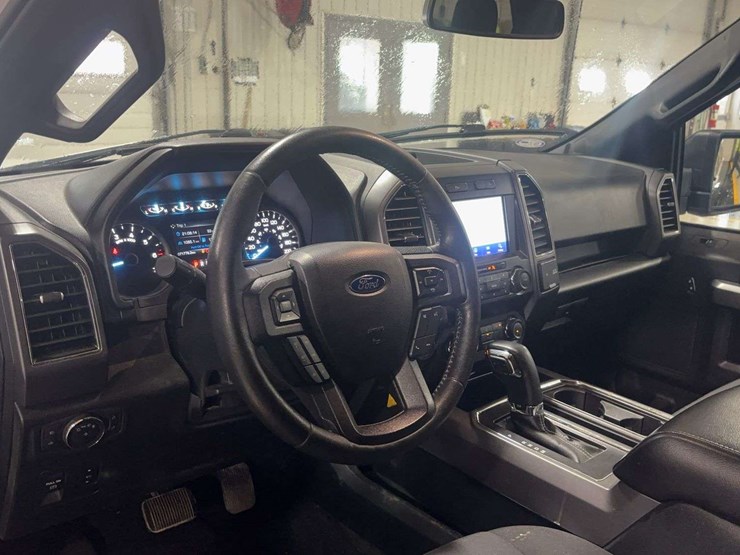 2020-ford-f150-image-16