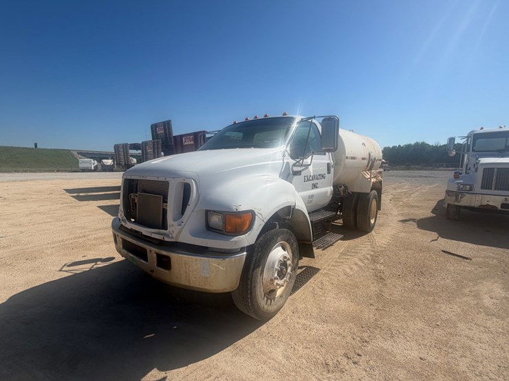 2007-ford-f750-image-1