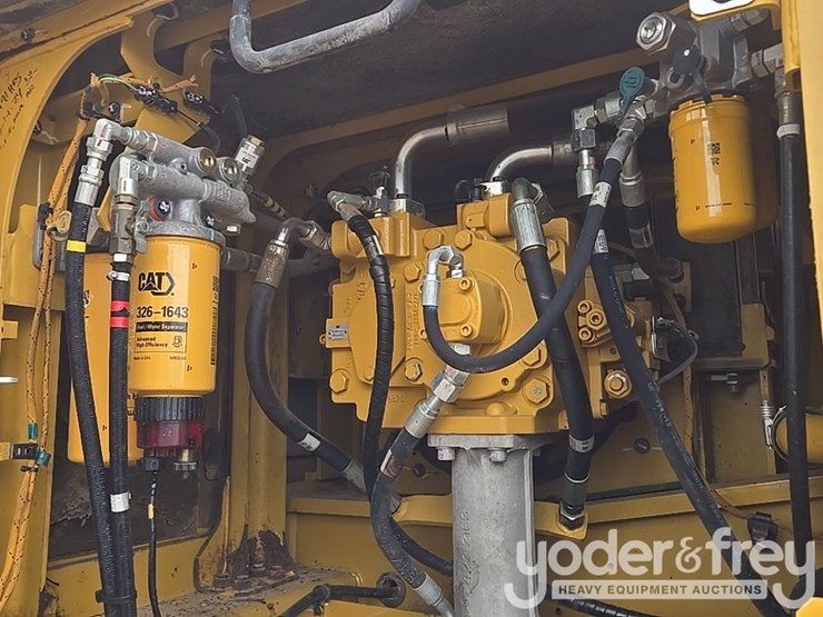 2017-caterpillar-336fl-image-41