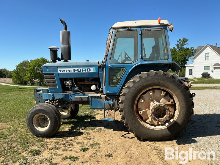 ford-tractor-image-8