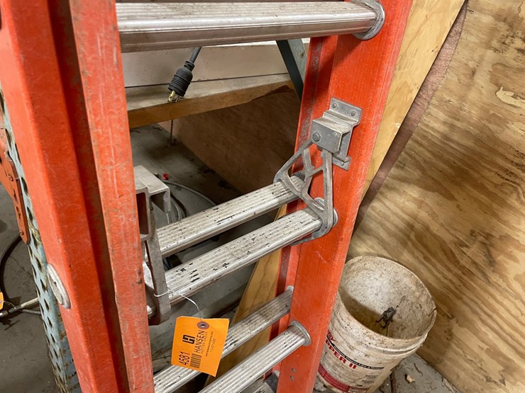 #4581-•-werner-fiberglass-extension-ladder-image-6