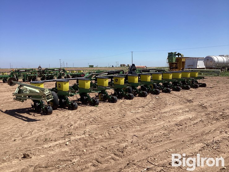 john-deere-7300-image-9