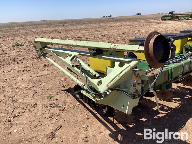 john-deere-7300-image-12