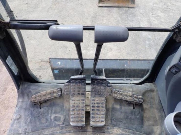 2022-deere-75g-image-11