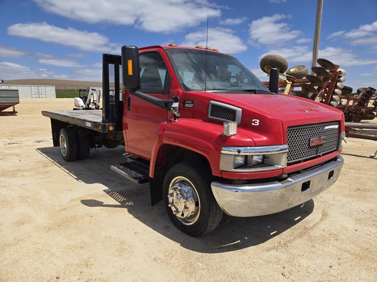 2003-gmc-5500-image-3
