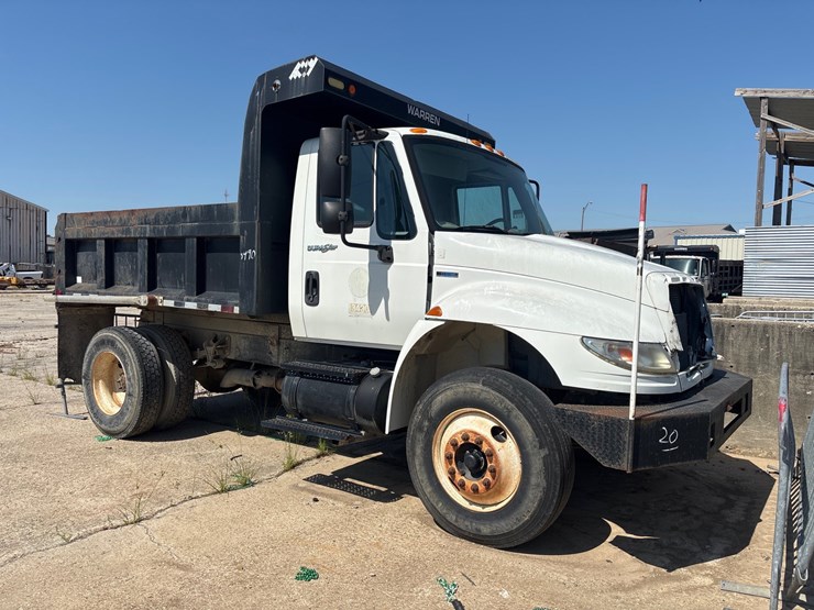 2011-international-durastar-4300-image-1