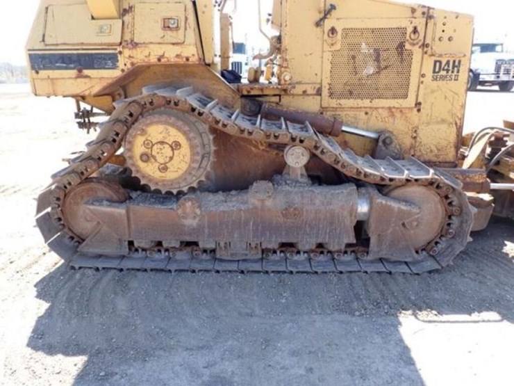 1990-caterpillar-d4h-image-53