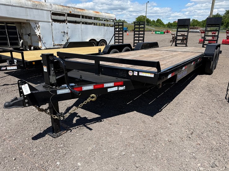 #66-•-2026-triple-crown-24'-bumper-pull-trailer-image-1