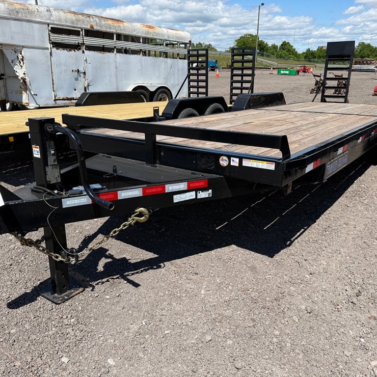 #66 • 2026 TRIPLE CROWN 24' BUMPER PULL TRAILER