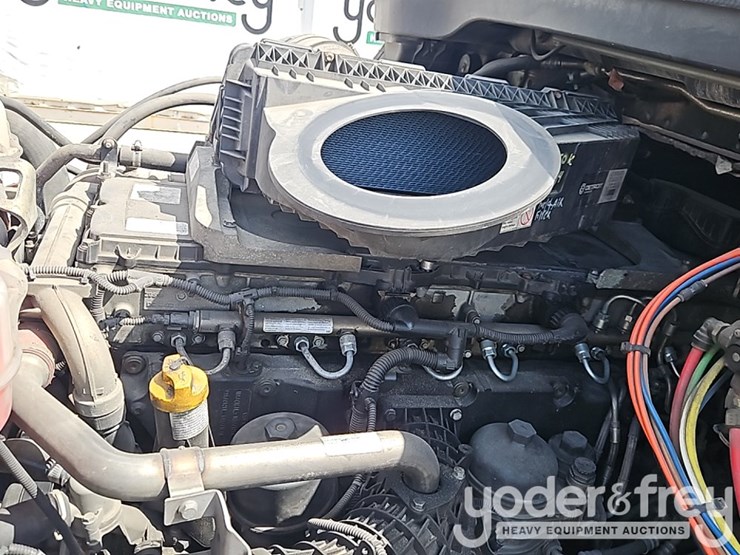2019-freightliner-cascadia-125-image-24