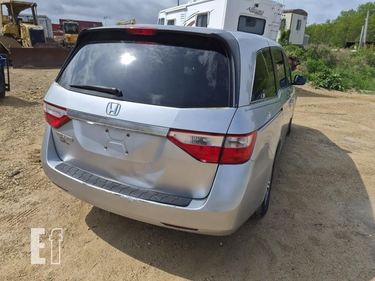 2011-honda-odyssey-image-8