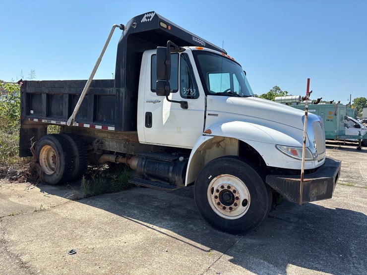 2011-international-durastar-4300-image-2