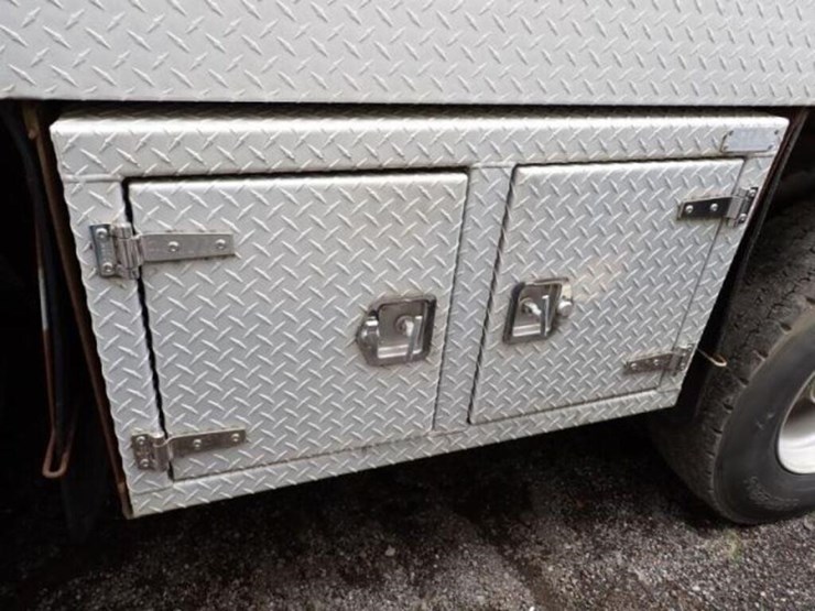 inoperable-2005-mack-cv713-granite-tri/a-vacuum-tr-image-54
