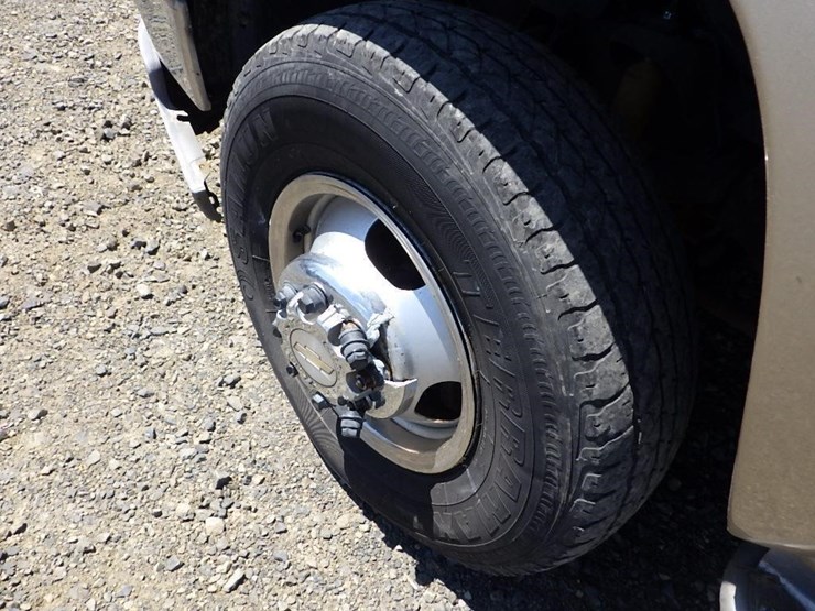 2005-chevrolet-silverado-3500-image-24