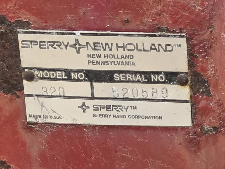 new-holland-320-image-17
