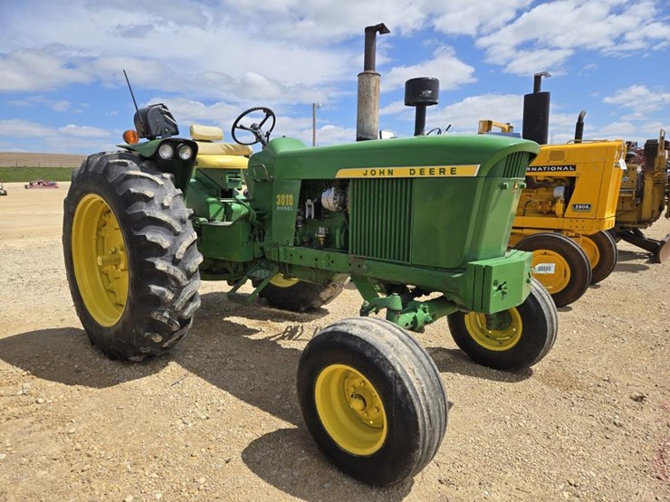 john-deere-3010-image-1