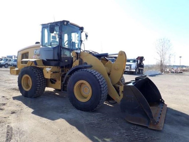 2023-caterpillar-926m-image-3