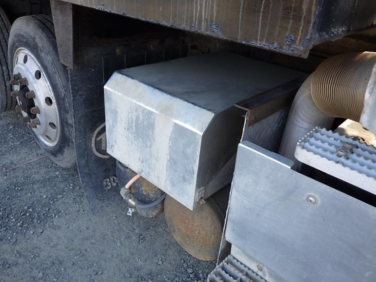 2014-caterpillar-ct660-image-15