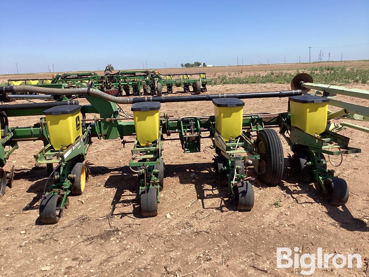 john-deere-7300-image-16