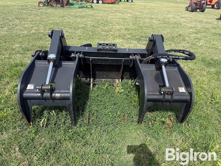 blue-diamond-108450-severe-duty-grapple-attachment-image-2