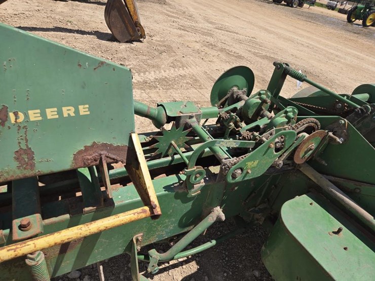 john-deere-24t-image-12
