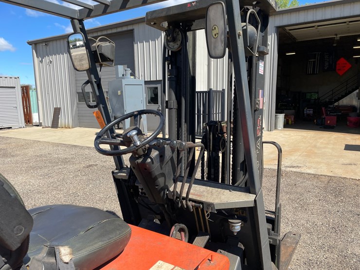 #4537-•-toyota-electric-forklift-image-17