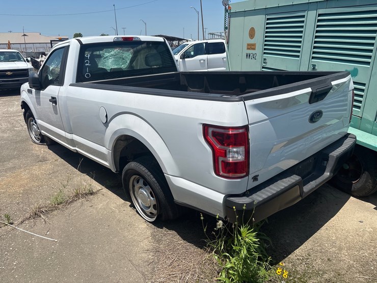 #51-•-2019-ford-1/2-ton-pickup-image-3