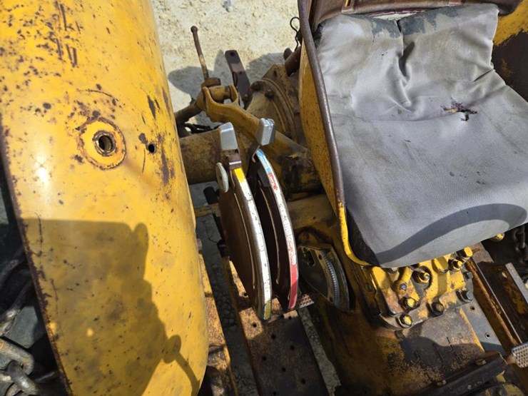 massey-ferguson-2135-image-17