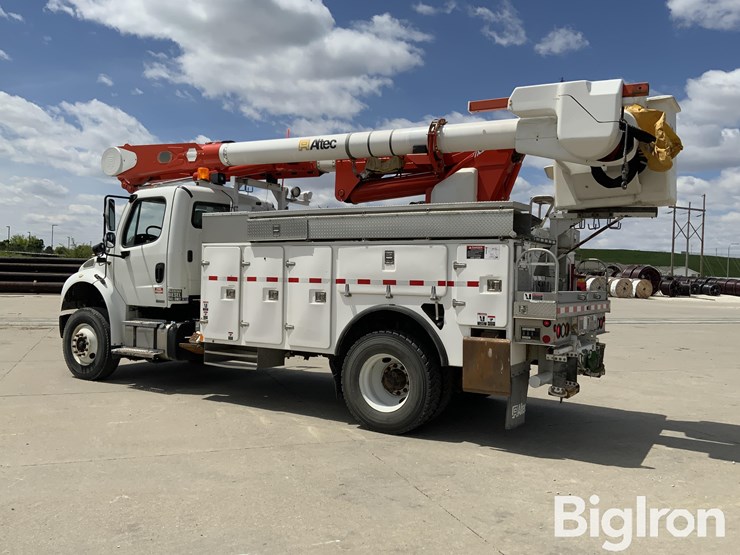 2012-freightliner-m2-106-image-15