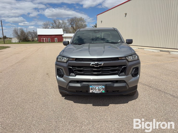 2025-chevrolet-colorado-image-2