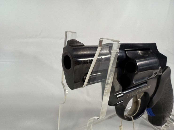 #59-•-taurus-ultralite-38-special-revolver-dx65802-image-4