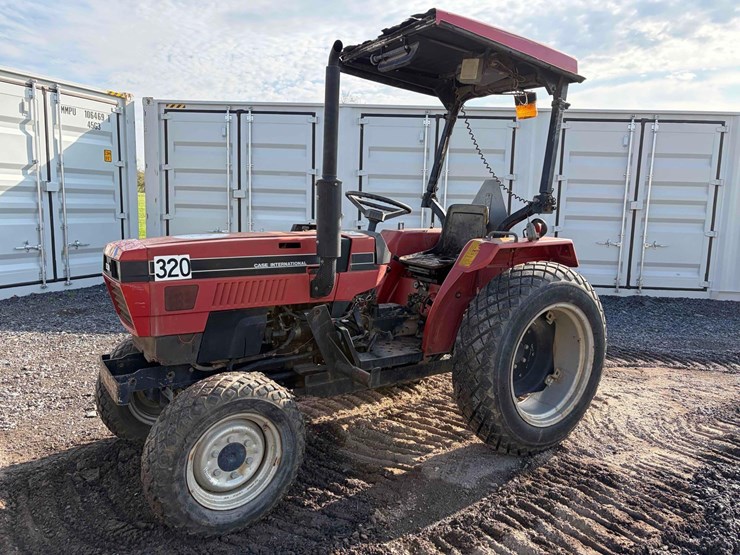 case-245-compact-tractor-image-1