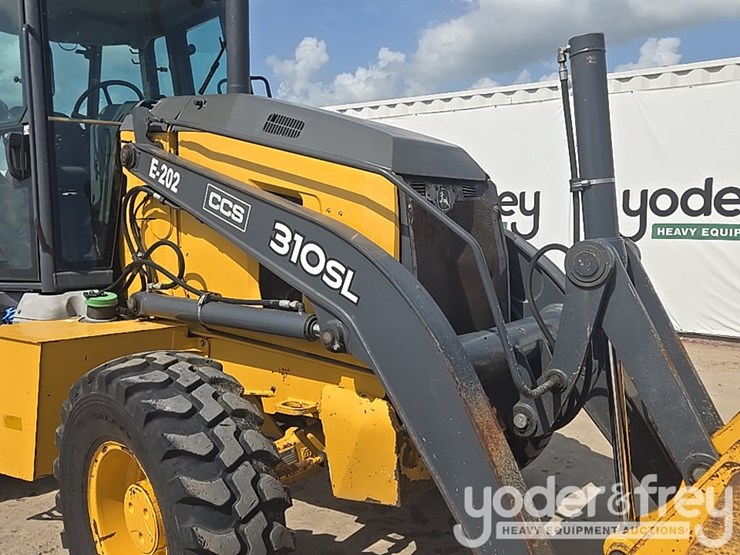 2020-deere-310sl-image-19