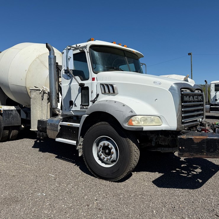 #4 • 2014 MACK GRANITE CONCRETE TRUCK