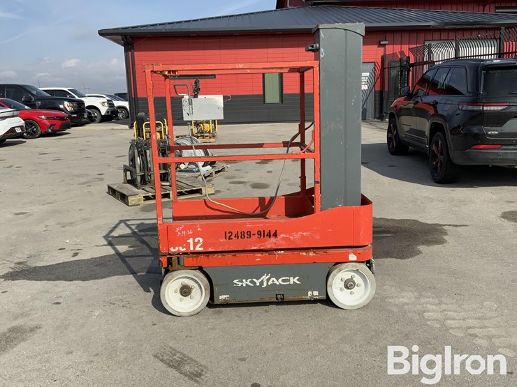2017-skyjack-sj12-image-4