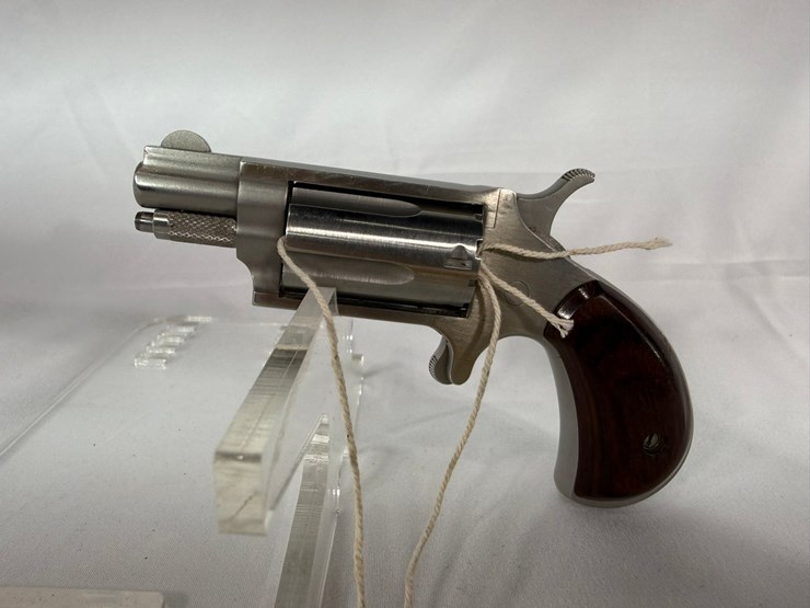 #78-•-north-american-arms-22-magnum-revolver-w29951-image-1