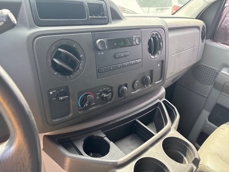 2013-ford-e150-image-11
