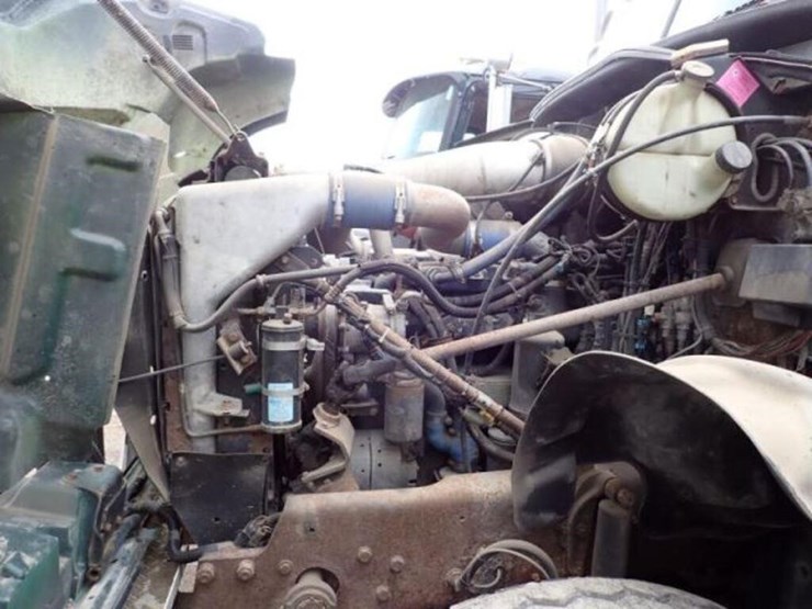 inoperable-2005-mack-cv713-granite-tri/a-vacuum-tr-image-25