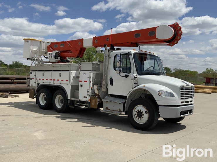 2016-freightliner-m2-106-image-3
